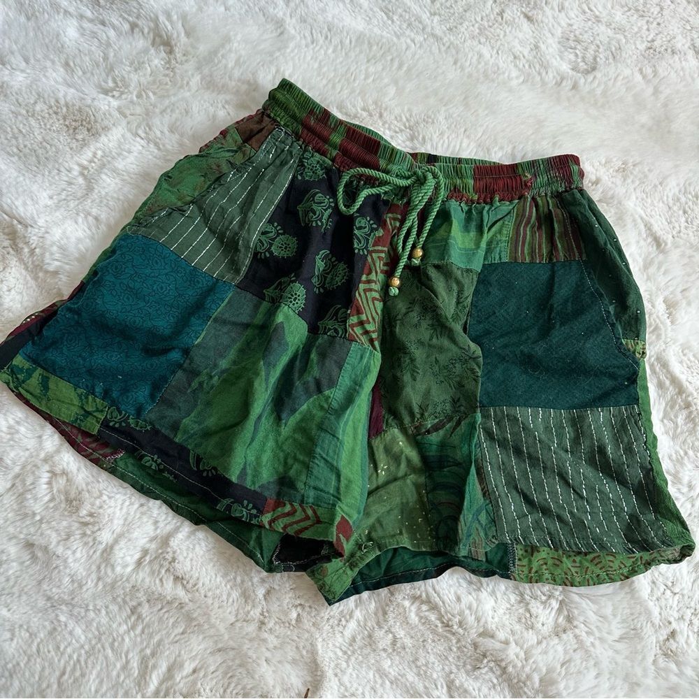 Hippie advance size small green flowy patchwork shorts🐚